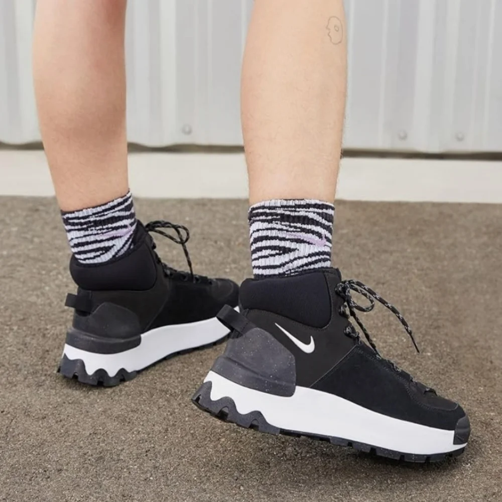 Nike Women's Black Sneakers